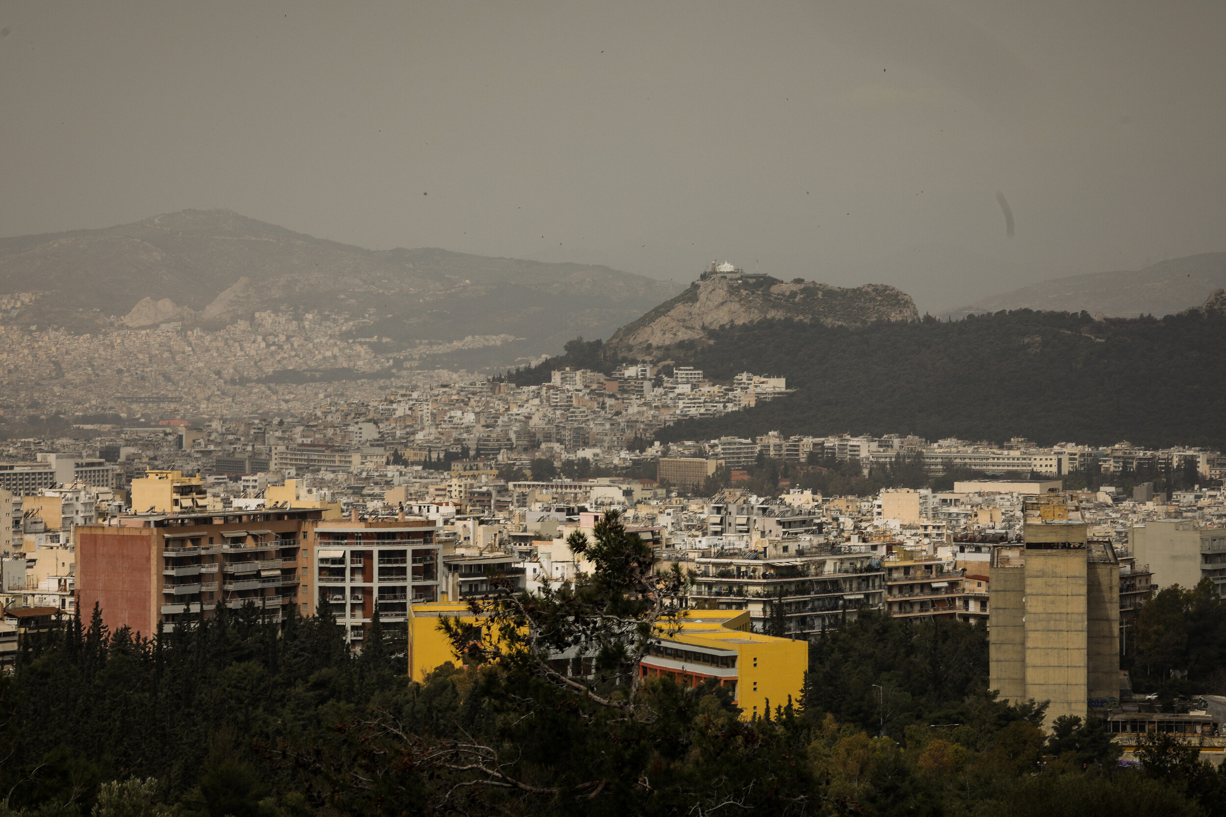 Με ζέστη και αφρικανική σκόνη το σημερινό σκηνικό του καιρού – Η πρόγνωση της ΕΜΥ