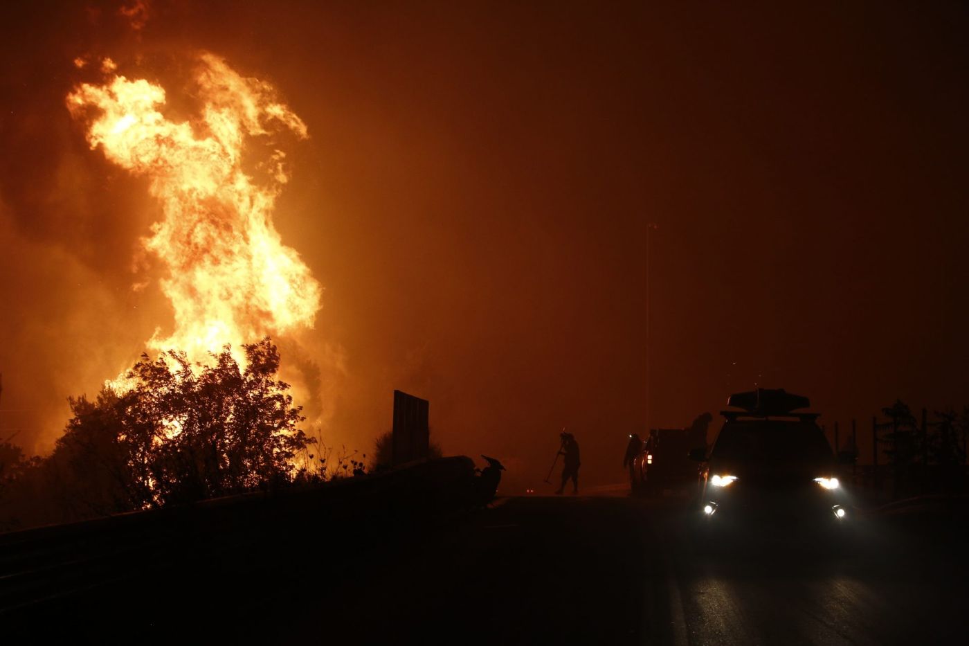 Υπό έλεγχο τέθηκε η φωτιά που ξέσπασε στην Ευρωστίνη Κορινθίας μετά από 24 ώρες