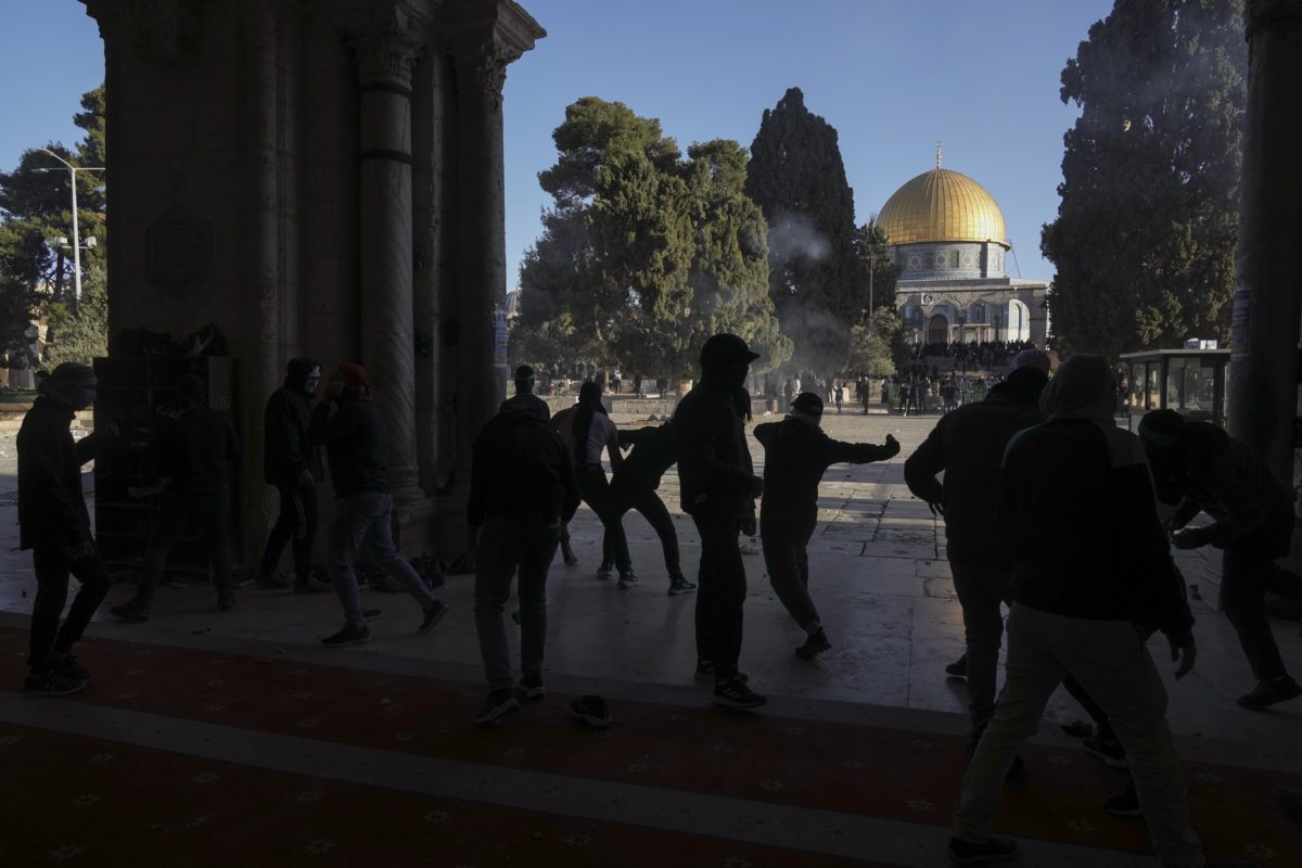 Ισραήλ: Τουλάχιστον 31 τραυματίες σε συγκρούσεις Παλαιστινίων με την αστυνομία σε τέμενος της Ιερουσαλήμ