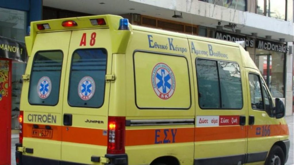 Πάτρα: Νεαρός έδεσε σχοινί από ένα… φανάρι και κρεμάστηκε (βίντεο)