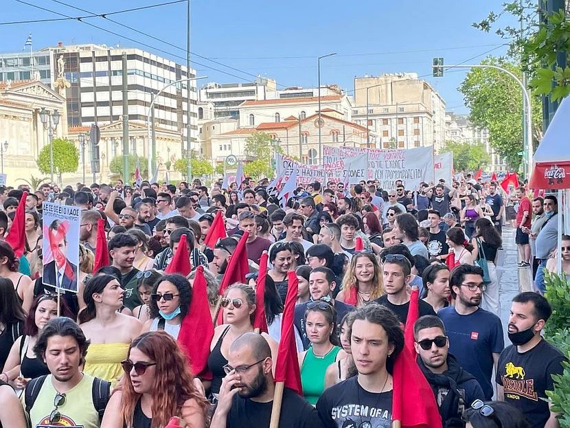 Ολοκληρώθηκε η συγκέντρωση φοιτητικών συλλόγων στα Προπύλαια – Κανονικά η κυκλοφορία στο κέντρο (φώτο) (upd)