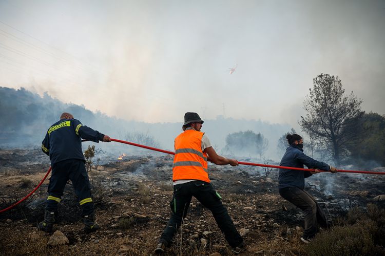 Φωτιά και στον Άραξο – Καίει σε δασική έκταση