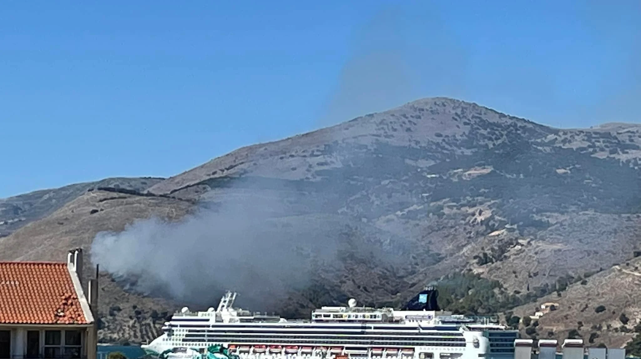 Κεφαλονιά: Φωτιά σε δασική έκταση στη θέση Δαυγάτα