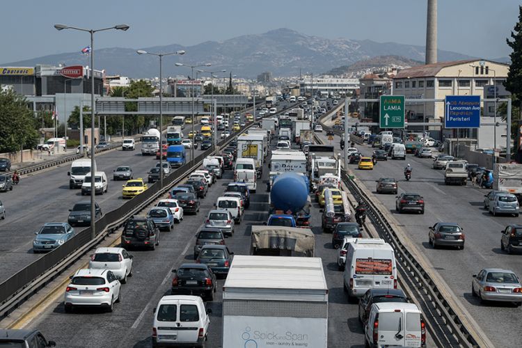 Σοβαρό τροχαίο στον Κηφισό – Ουρές χιλιομέτρων