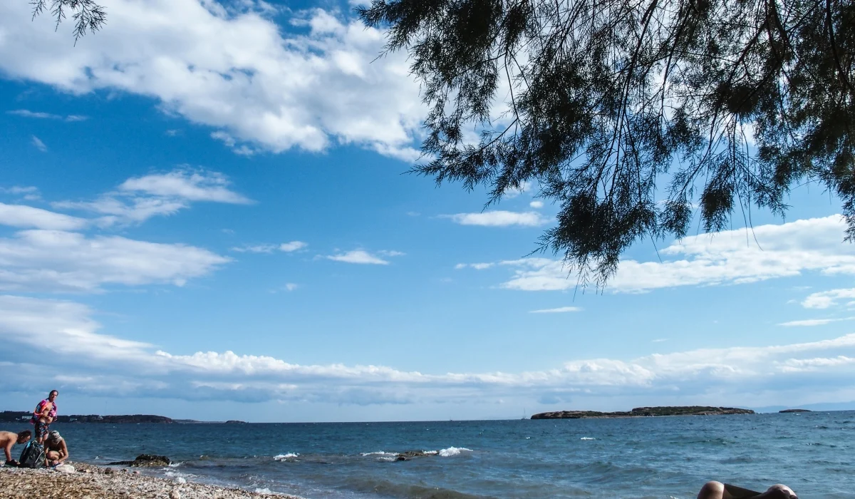 Αίθριος με τοπικές νεφώσεις ο καιρός αύριο – Αναλυτικά η πρόγνωση της ΕΜΥ