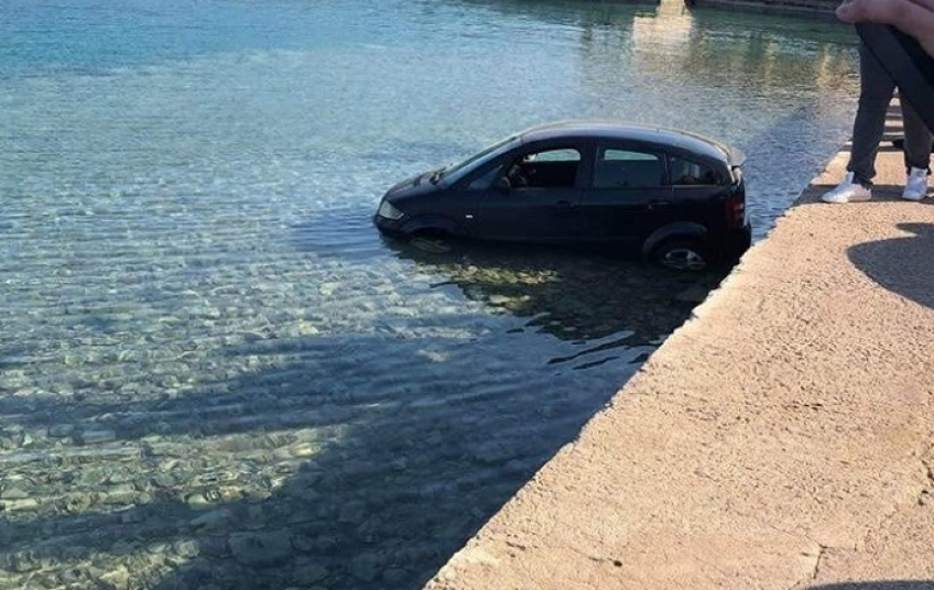 Χαλκιδική: Αυτοκίνητο βρέθηκε μέσα στην θάλασσα – Δύο άτομα επέβαιναν