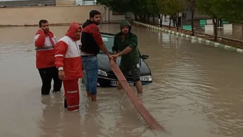 Πλημμύρες στο Ιράν: Δεκάδες νεκροί και αγνοούμενοι
