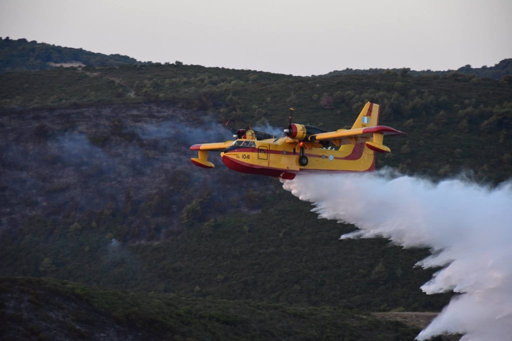 Άρτα: Μεγάλη φωτιά στον Μύτικα – Ανησυχία για τους ισχυρούς ανέμους (upd)