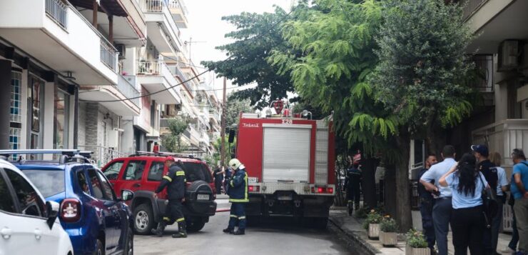 Φωτιά τώρα σε διαμέρισμα στο κέντρο της Αθήνας