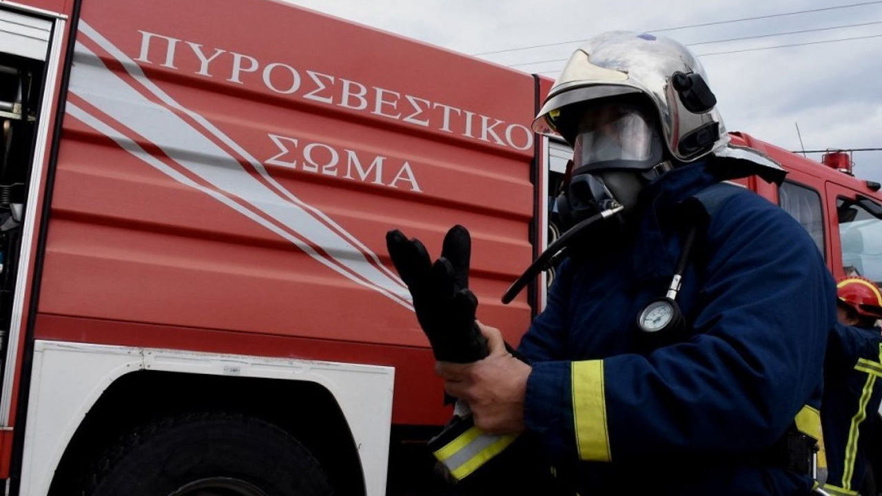 Θεσσαλονίκη: Ξέσπασε φωτιά σε διαμέρισμα – Δύο άτομα στο νοσοκομείο