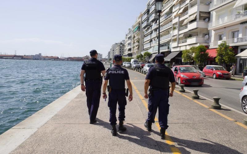 Θεσσαλονίκη: Σύλληψη διεθνώς διωκόμενης 26χρονης στο κέντρο της πόλης