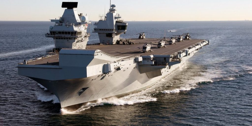 Το HMS Queen Elizabeth ξεκίνησε για τις ΗΠΑ – Αντικαθιστά το Prince of Wales που έμεινε στο λιμάνι από άξονα!