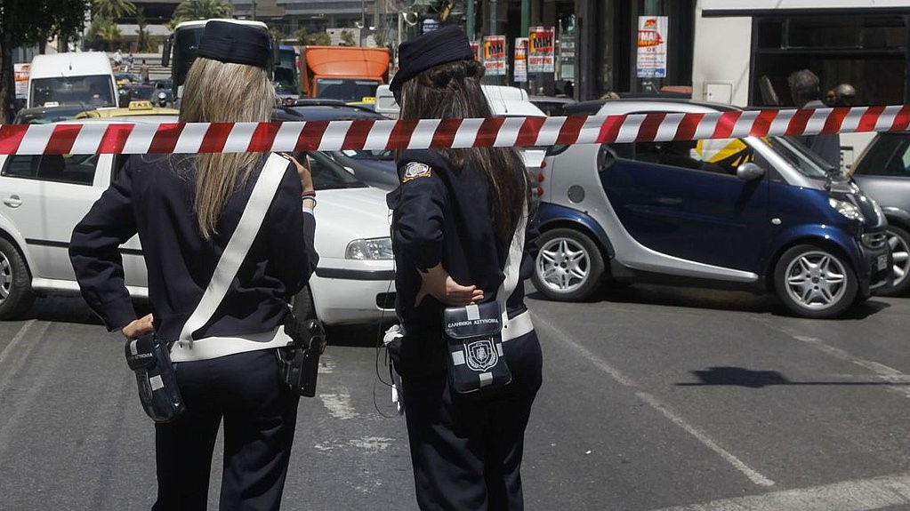 Τροχαίο στον Κηφισό: Αμάξι με μια γυναίκα και ένα παιδί ανετράπη και κατέληξε στο αντίθετο ρεύμα (upd)