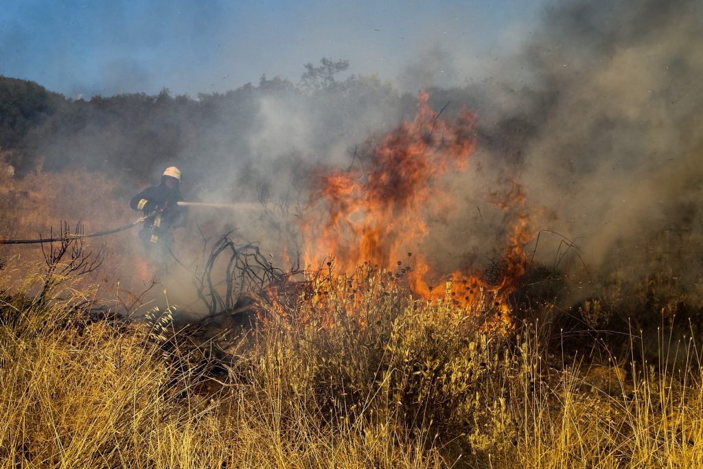 Ρέθυμνο: Φωτιά σε δύσβατο σημείο στην περιοχή Καλή Συκιά