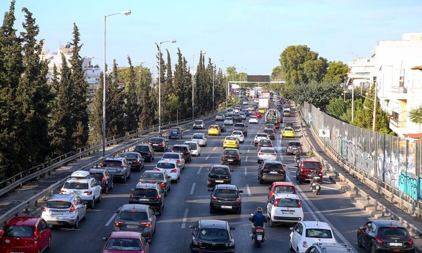 Προβλήματα στην κάθοδο του Κηφισού λόγω τροχαίου στο ύψος του Περιστερίου