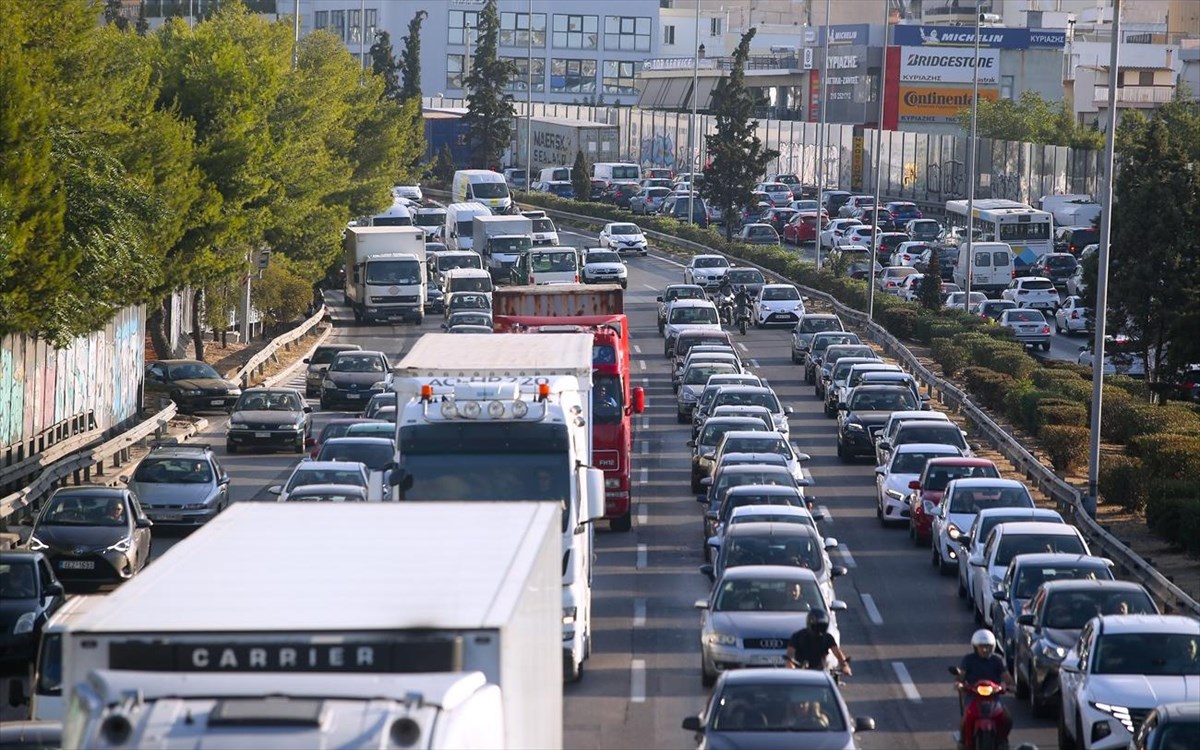 Η κίνηση στους δρόμους: Πού εντοπίζονται προβλήματα το πρωί της Τετάρτης (19/10)