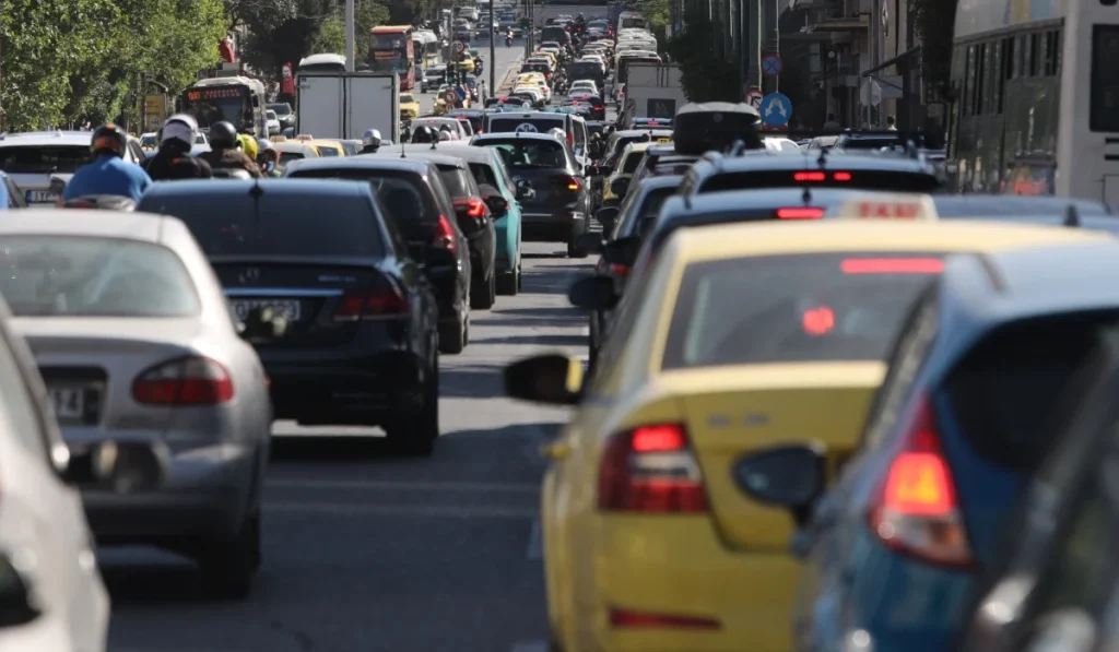 Στο «κόκκινο» η κίνηση σε Κατεχάκη και Κηφισίας