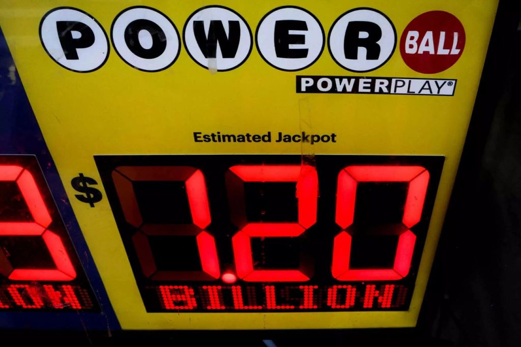 Φρενίτιδα στις ΗΠΑ: Το Powerball μοιράζει το αστρονομικό ποσό των 1,2 δισεκατομμυρίων δολαρίων