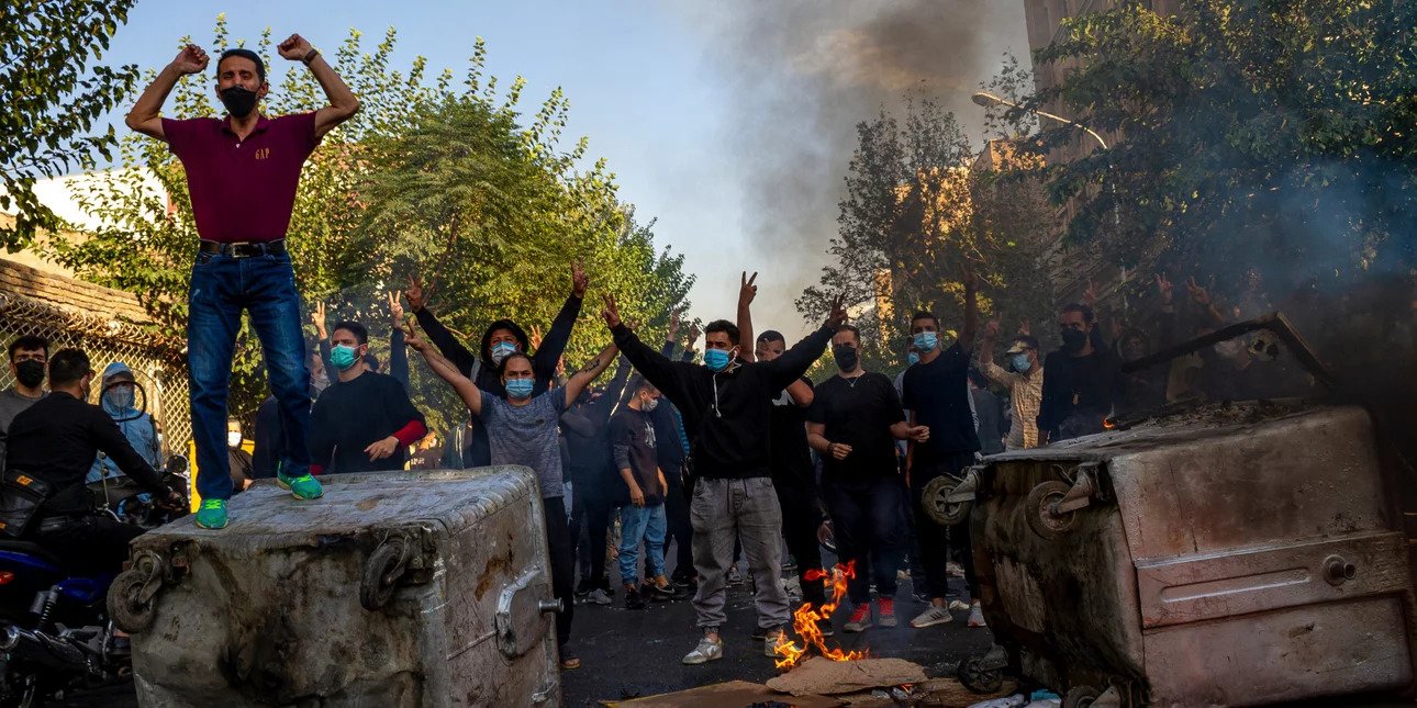 Ιράν: Γυναίκα σκοτώθηκε από σφαίρα ενώ βιντεοσκοπούσε τις ταραχές