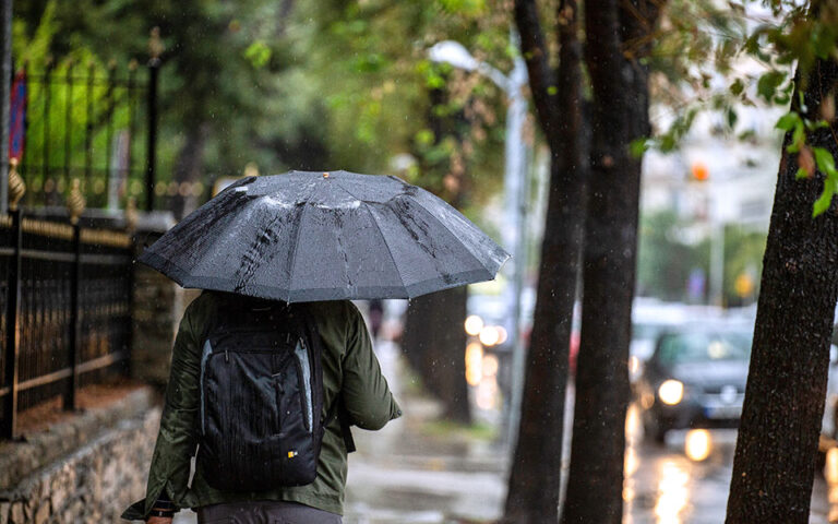 Καιρός: Πού θα πέσουν βροχές και καταιγίδες σήμερα – Αναλυτική πρόγνωση