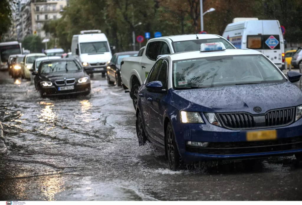 Καιρός: Άστατος σήμερα με βροχές και καταιγίδες – Πού θα ρίξει χιόνι