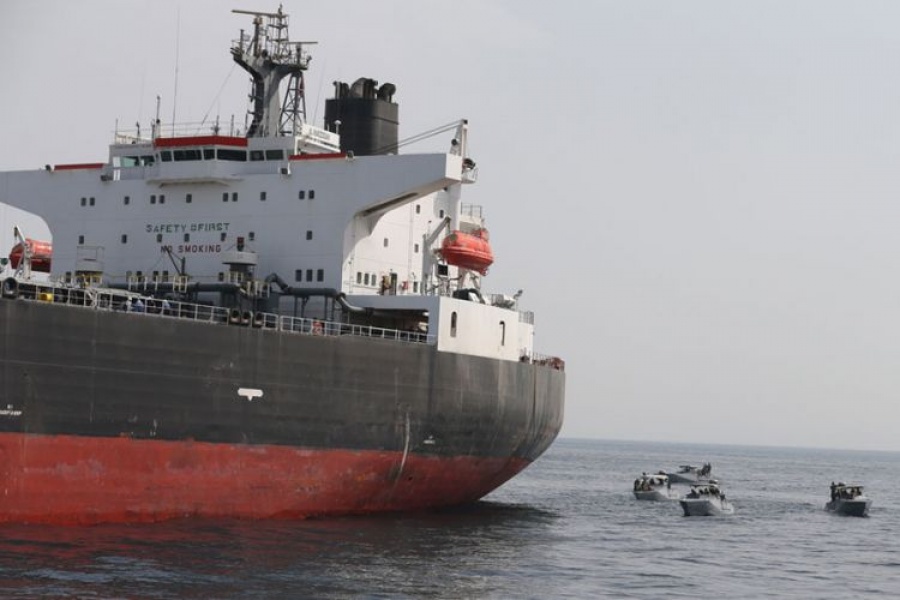 Μαύρη Θάλασσα: Είκοσι δεξαμενόπλοια περιμένουν να περάσουν το Στενό του Βοσπόρου