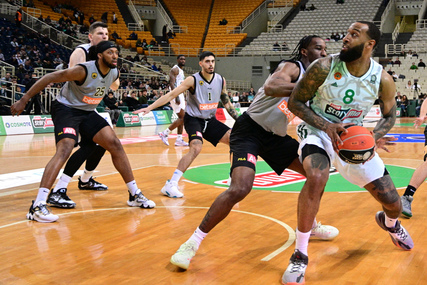 Basket League: Ο Παναθηναϊκός επικράτησε εύκολα της ΑΕΚ στο ντέρμπι της Αθήνας (71-57)