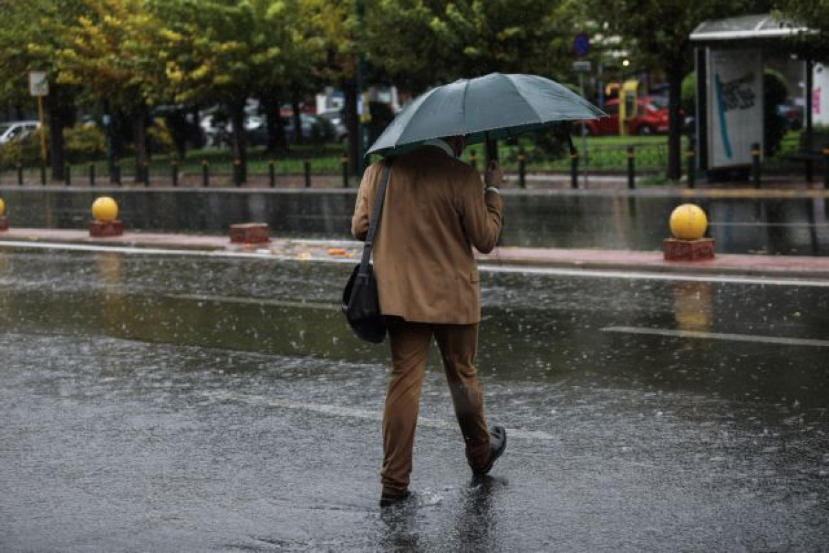 Με βροχές και μικρή πτώση της θερμοκρασίας το σημερινό «σκηνικό» του καιρού – Η πρόγνωση της ΕΜΥ