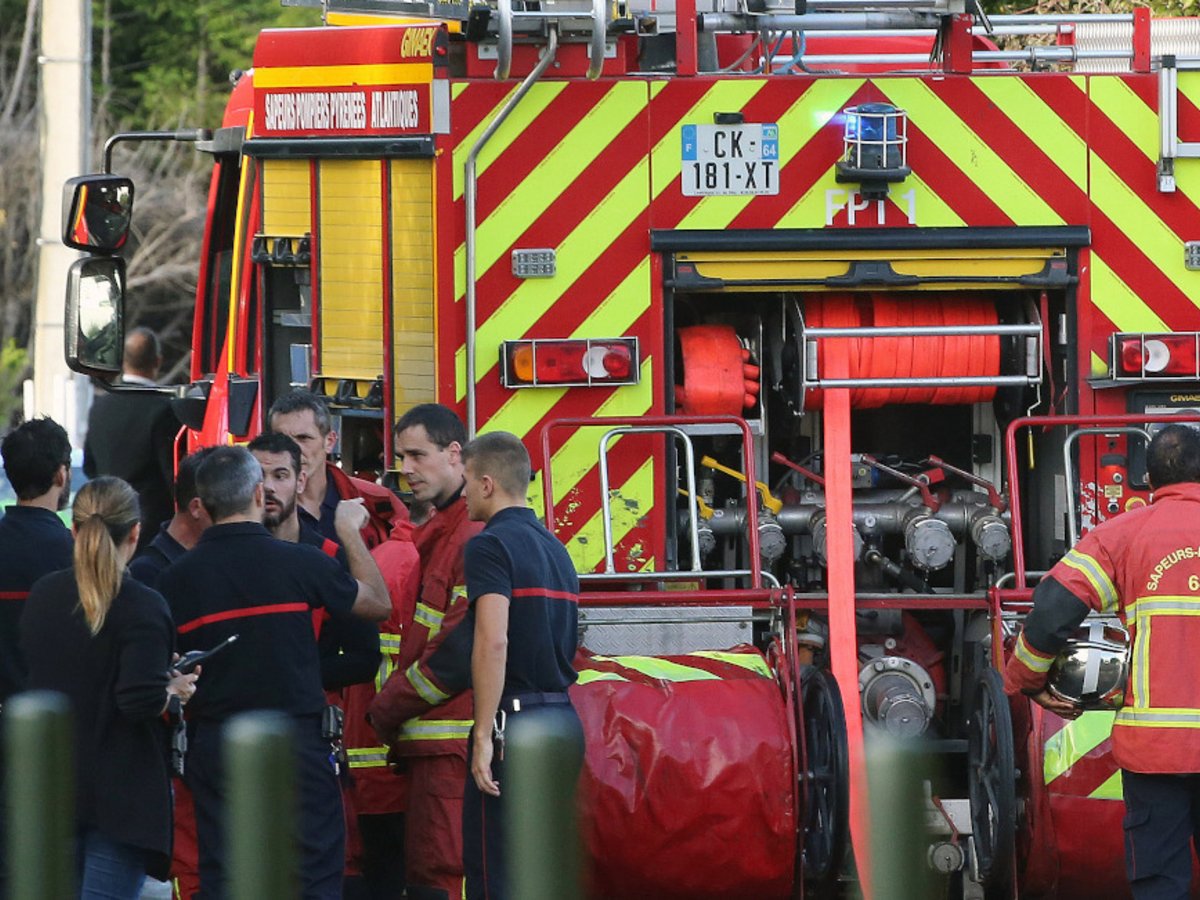 Γαλλία: Δέκα νεκροί από φωτιά σε επταώροφο κτήριο – Πέντε παιδιά ανάμεσά τους