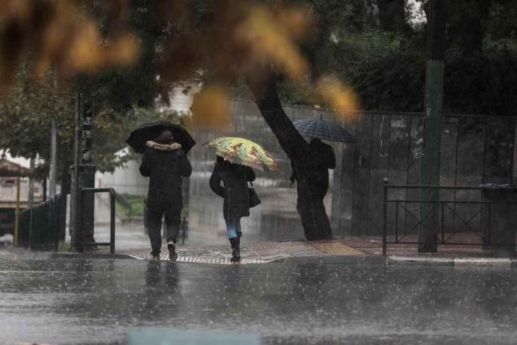 Καιρός: Με βροχές και θυελλώδεις ανέμους η σημερινή μέρα – Η πρόγνωση της ΕΜΥ