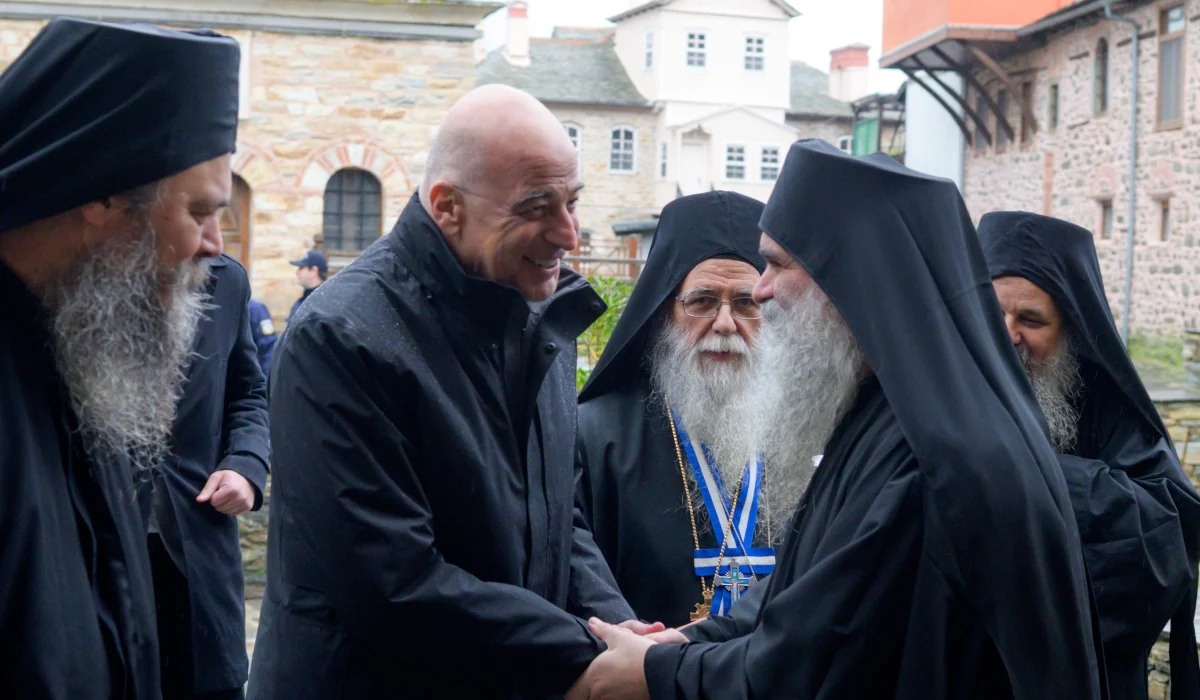 Στο Άγιο Όρος ο Ν.Δένδιας: «Έχουμε μεγάλο ενδιαφέρον»