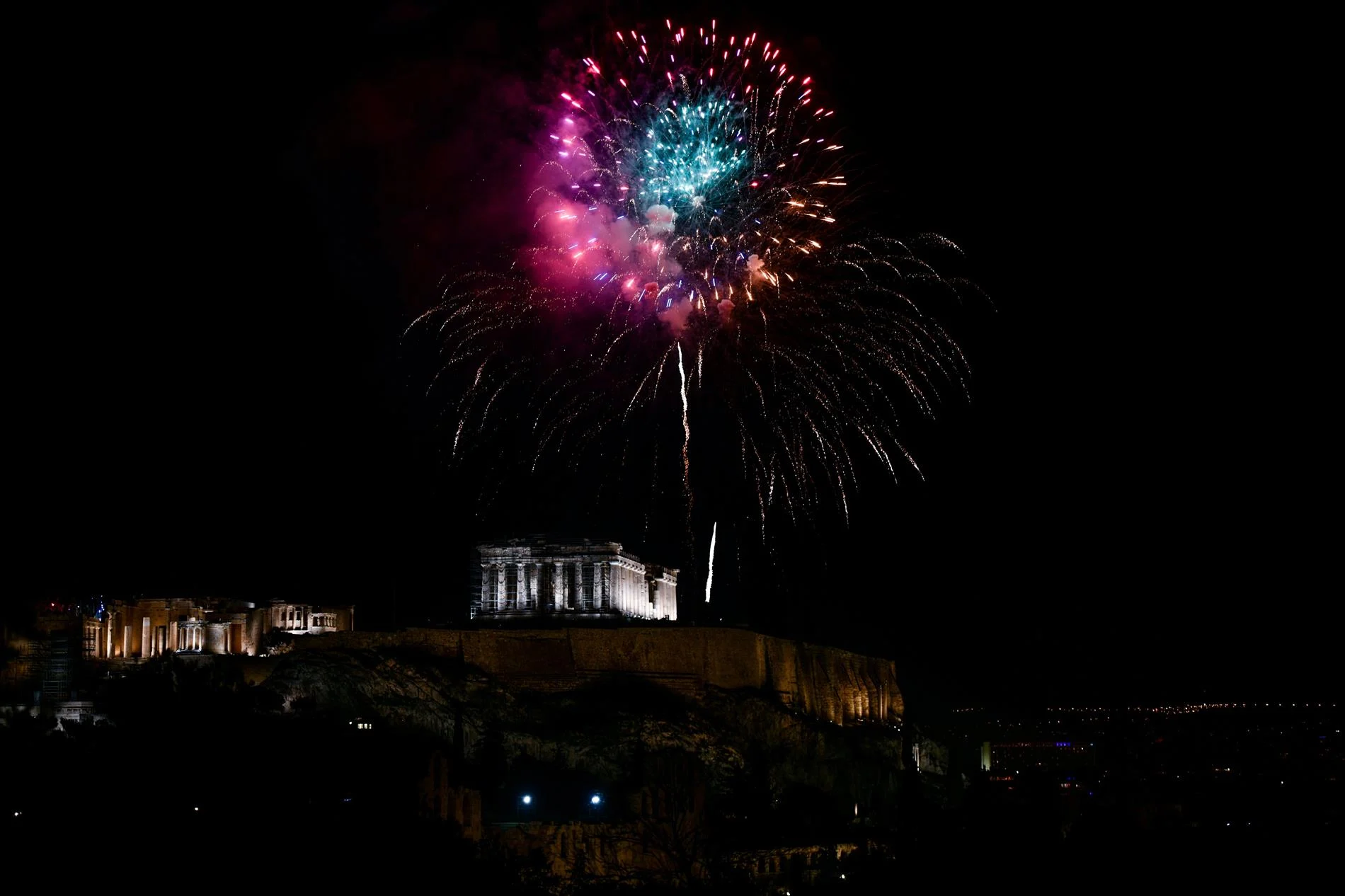 Είστε προληπτικοί; Να τι πρέπει να κάνετε την Πρωτοχρονιά για «καλή τύχη»