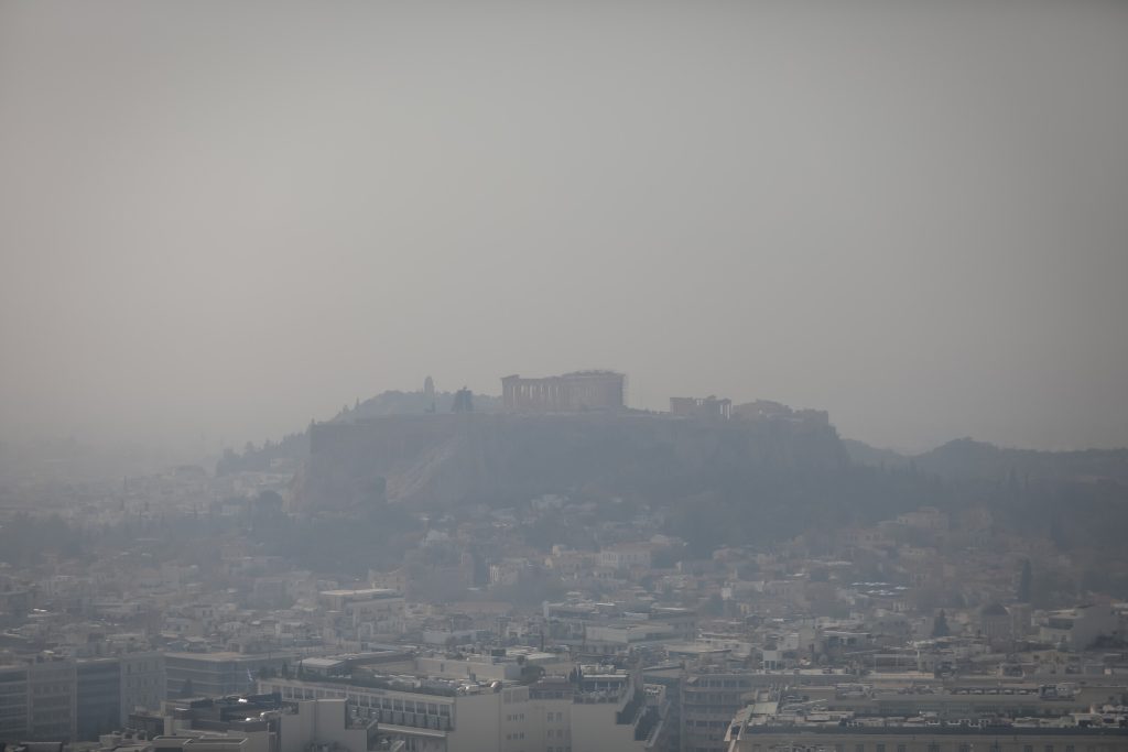 Καιρός αύριο: Επιμένουν ζέστη και ομίχλες – Αναλυτική πρόγνωση