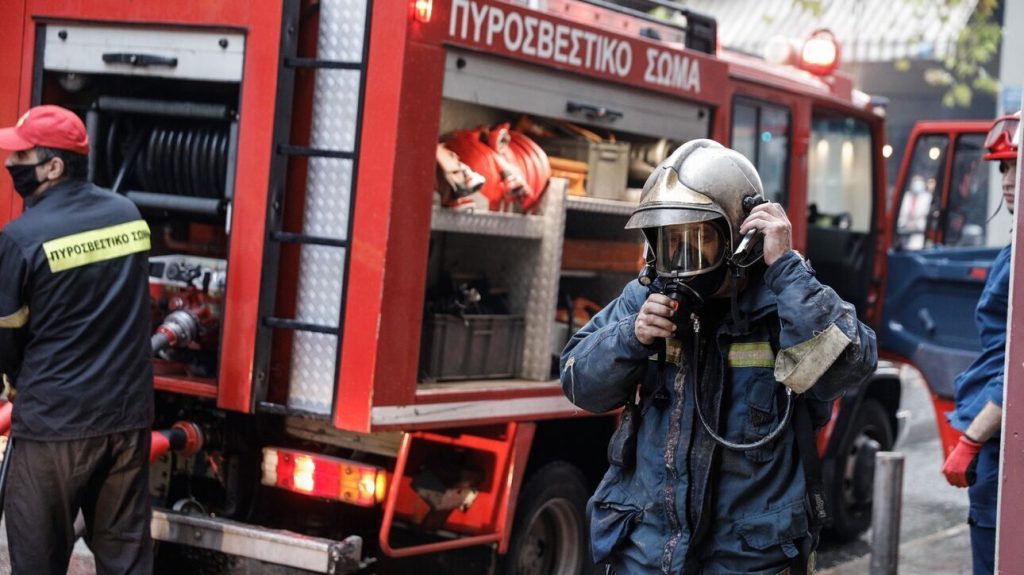 Θεσσαλονίκη: Φωτιά σε διαμέρισμα πρώτου ορόφου στην Άνω Πόλη