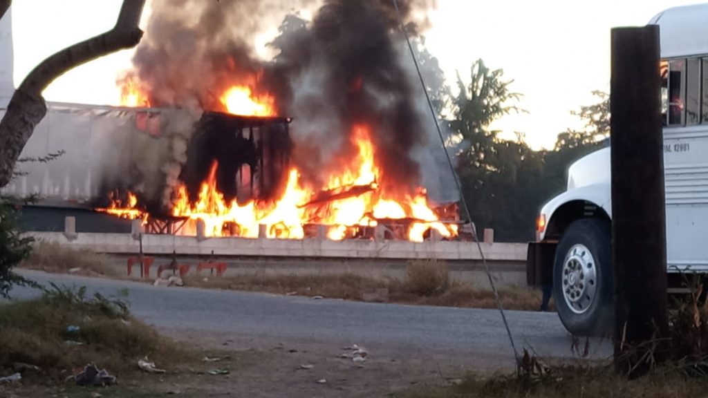 Δεκάδες νεκροί στο Μεξικό – Διορία 72 ωρών στον πρόεδρο να απελευθερώσει τον Οβίδιο Γκουσμάν (φωτό-βίντεο)