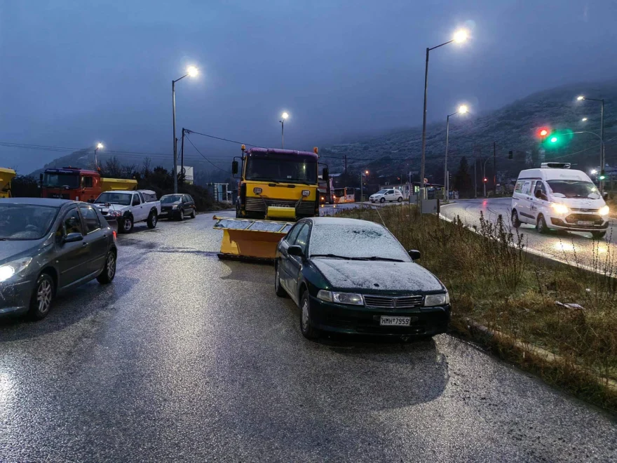 Έπεσαν τα πρώτα χιόνια σε ορεινές και ημιορεινές περιοχές της Θεσσαλονίκης (φώτο)