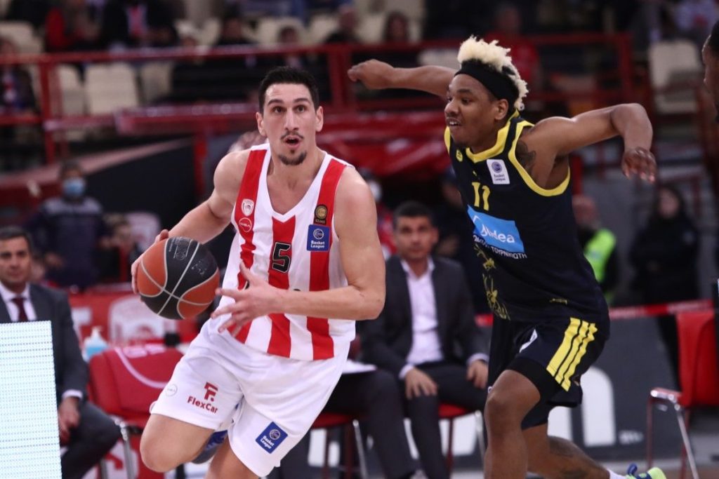 Basket League: Ο Ολυμπιακός επικράτησε του Άρη και έμεινε αήττητος στο πρωτάθλημα (89-75)