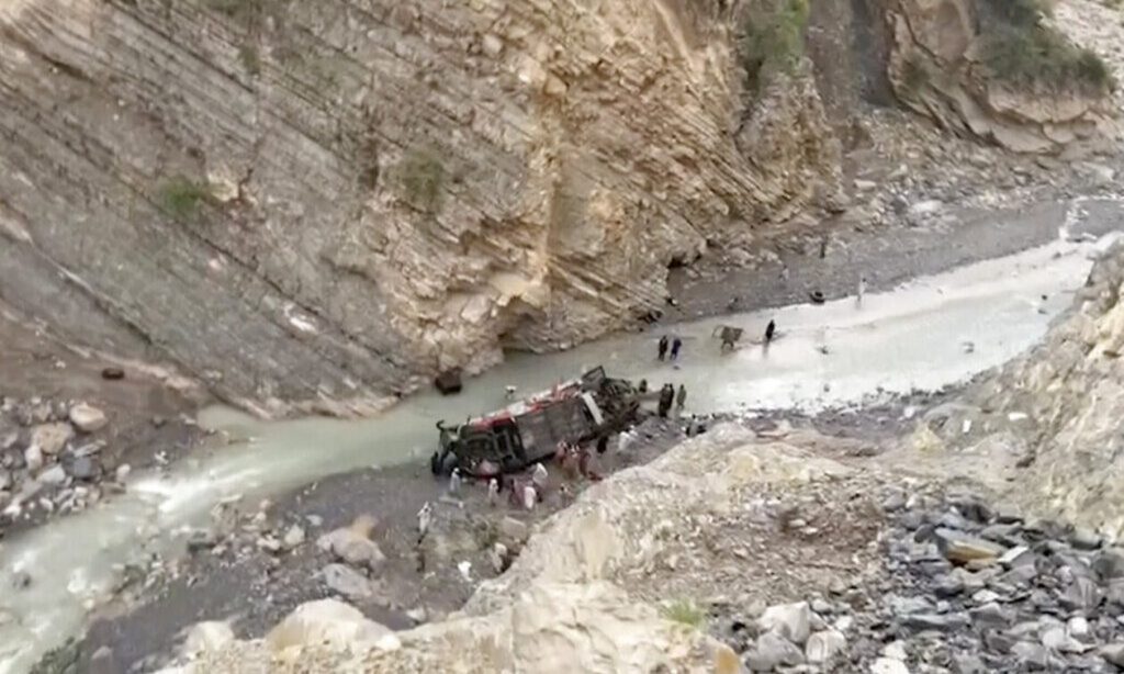 Πακιστάν: Λεωφορείο έπεσε σε γκρεμό – Τουλάχιστον 25 νεκροί