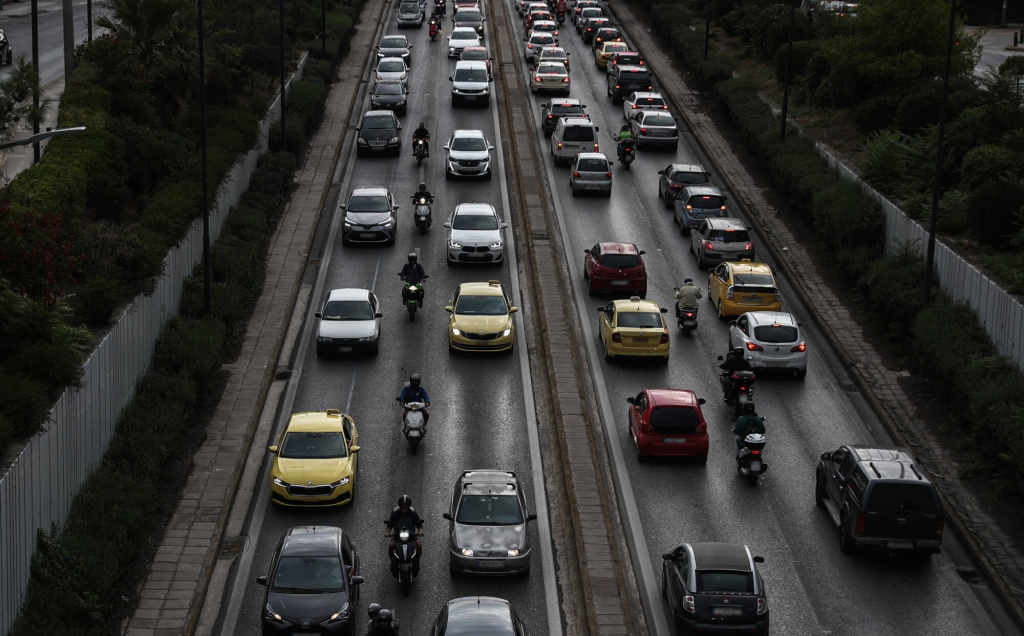 Αυξημένη η κίνηση στους δρόμους της Αττικής – Σύγκρουση αυτοκινήτων σε Κηφισό και λεωφ.Κηφισίας (χάρτης)