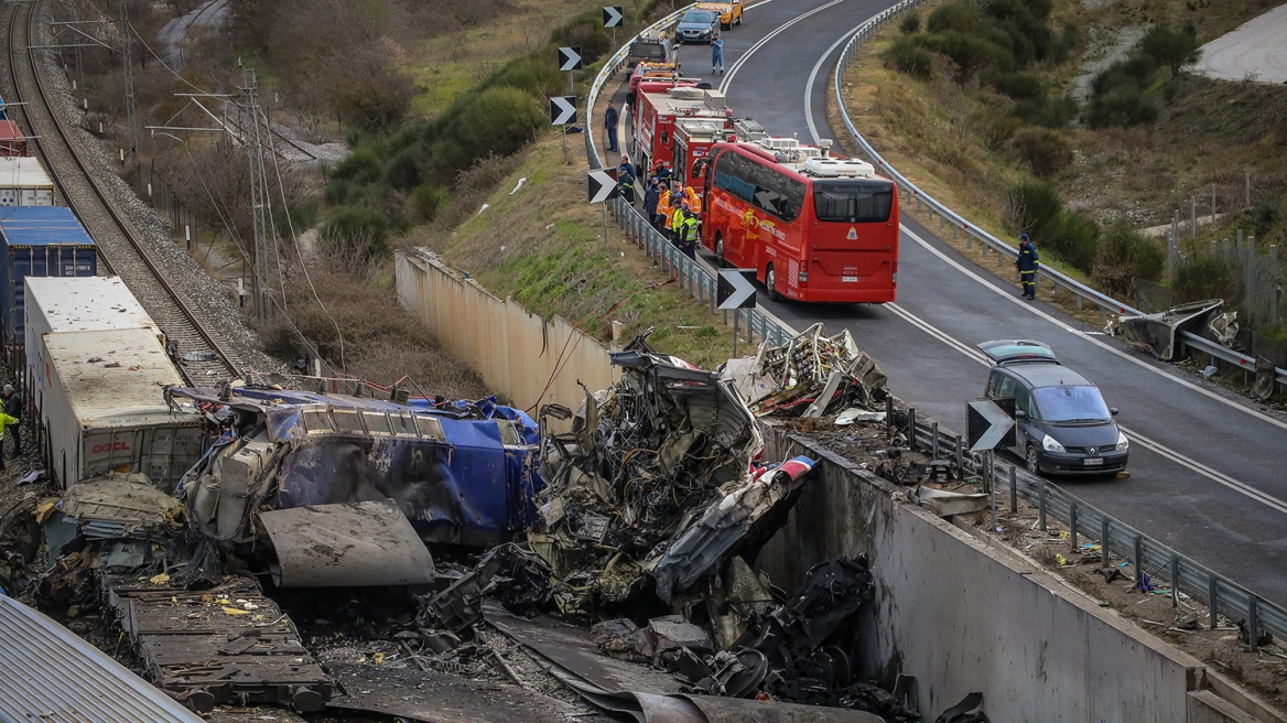 Δεν υπάρχει καμία ελπίδα για εκείνους που έχουν παγιδευτεί στην τραγωδία στα Τέμπη