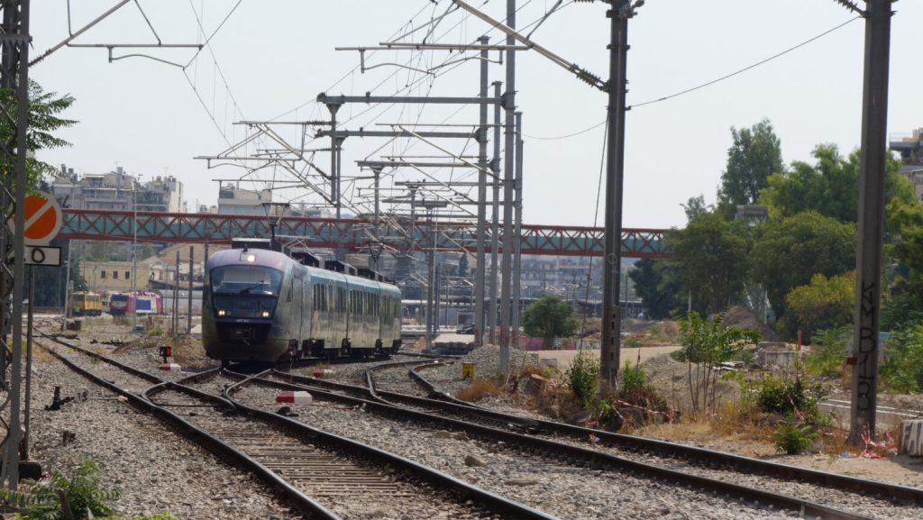 Χωρίς σηματοδότηση μέρος της διαδρομής «Δουκίσσης Πλακεντίας – Αεροδρόμιο» – Τι καταγγέλλει μέλος της Ομοσπονδίας Σιδηροδρομικών