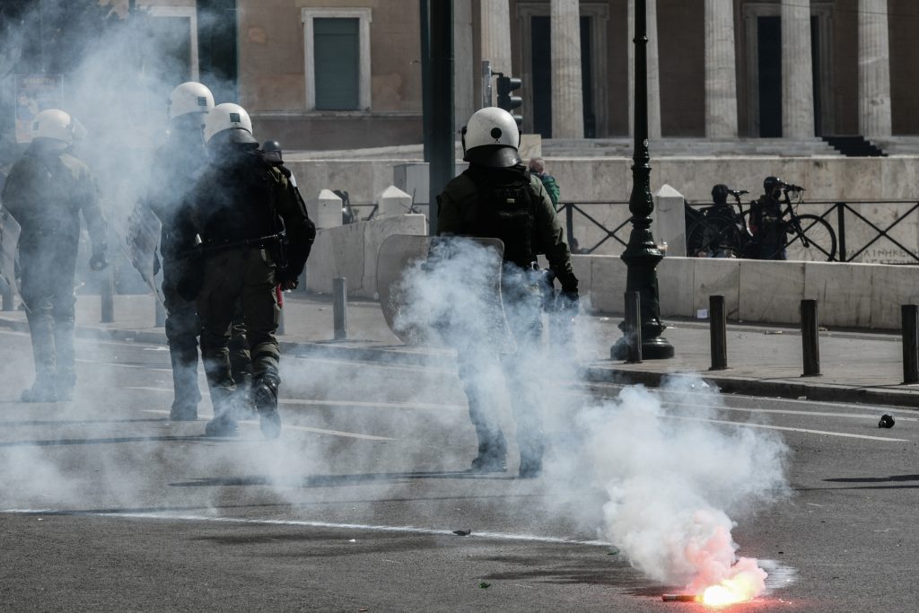 ΕΛ.ΑΣ.: Ανακοίνωσε πέντε συλλήψεις για τα επεισόδια στο Σύνταγμα