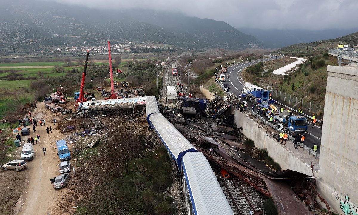 Επιβάτης του μοιραίου Intercity 62: «Έζησα την “κόλαση του Δάντη” – Παιδιά έκλαιγαν, γυναίκες φώναζαν»