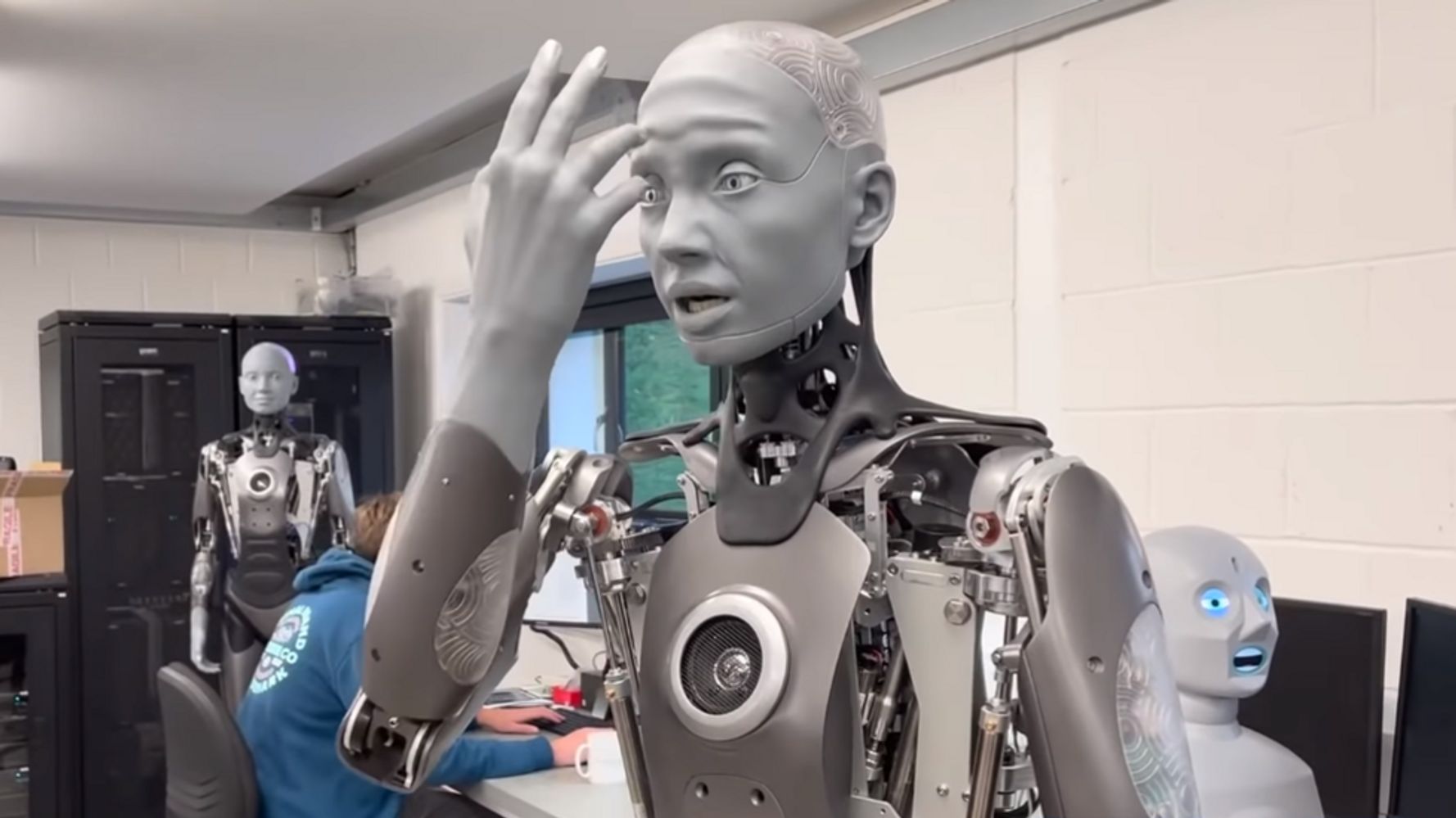Ανθρωποειδές ρομπότ «θυμώνει» επειδή του άγγιξαν τη μύτη – Δείτε την αντίδραση (βίντεο)