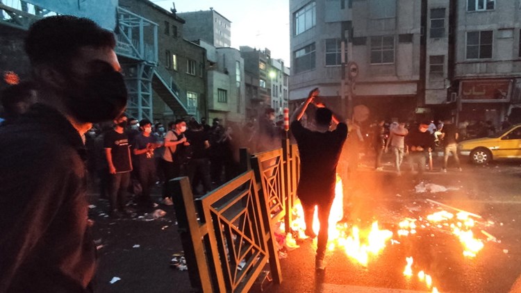 Ιράν: Τουλάχιστον 26 νεκροί και πάνω από 4000 τραυματίες στις φετινές εκδηλώσεις για τη Γιορτή της Φωτιάς