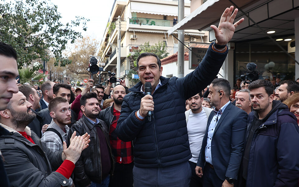 Α.Τσίπρας σε Κ.Μητσοτάκη: «Δεν μπορείς να είσαι δειλός και να θέλεις να είσαι δεύτερη φορά πρωθυπουργός – Έλα σε ντιμπέιτ»