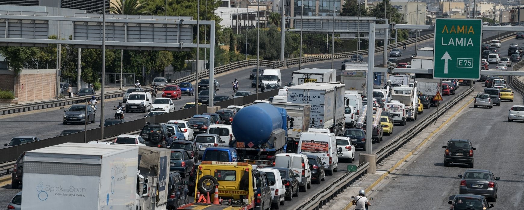 Μποτιλιαρισμένοι οι δρόμοι για την έξοδο του Πάσχα – Μεγάλες καθυστερήσεις στην Αττική Οδό