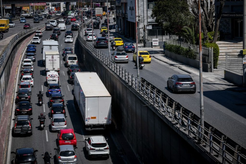 Δείτε σε ποιους δρόμους της Αττικής υπάρχει αυξημένη κίνηση