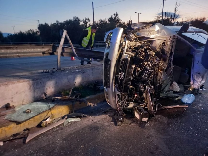 Αυξημένη κίνηση στην Πέτρου Ράλλη λόγω σοβαρού τροχαίου