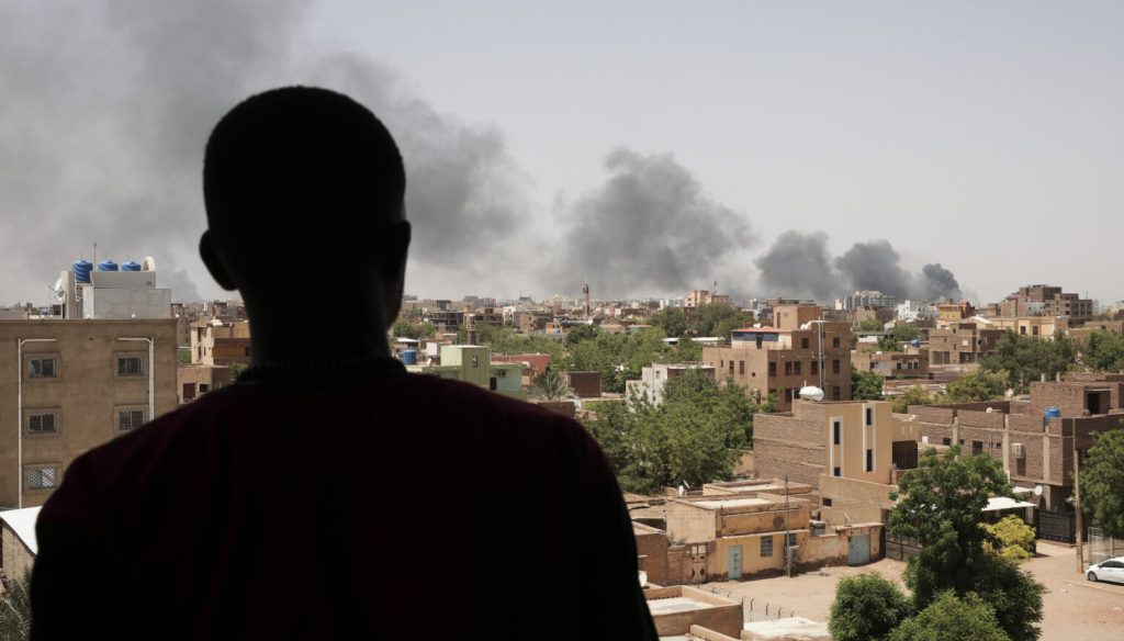 Σουδάν: Παραστρατιωτικοί εισέβαλαν σε φυλακές και απελευθέρωσαν κρατούμενους